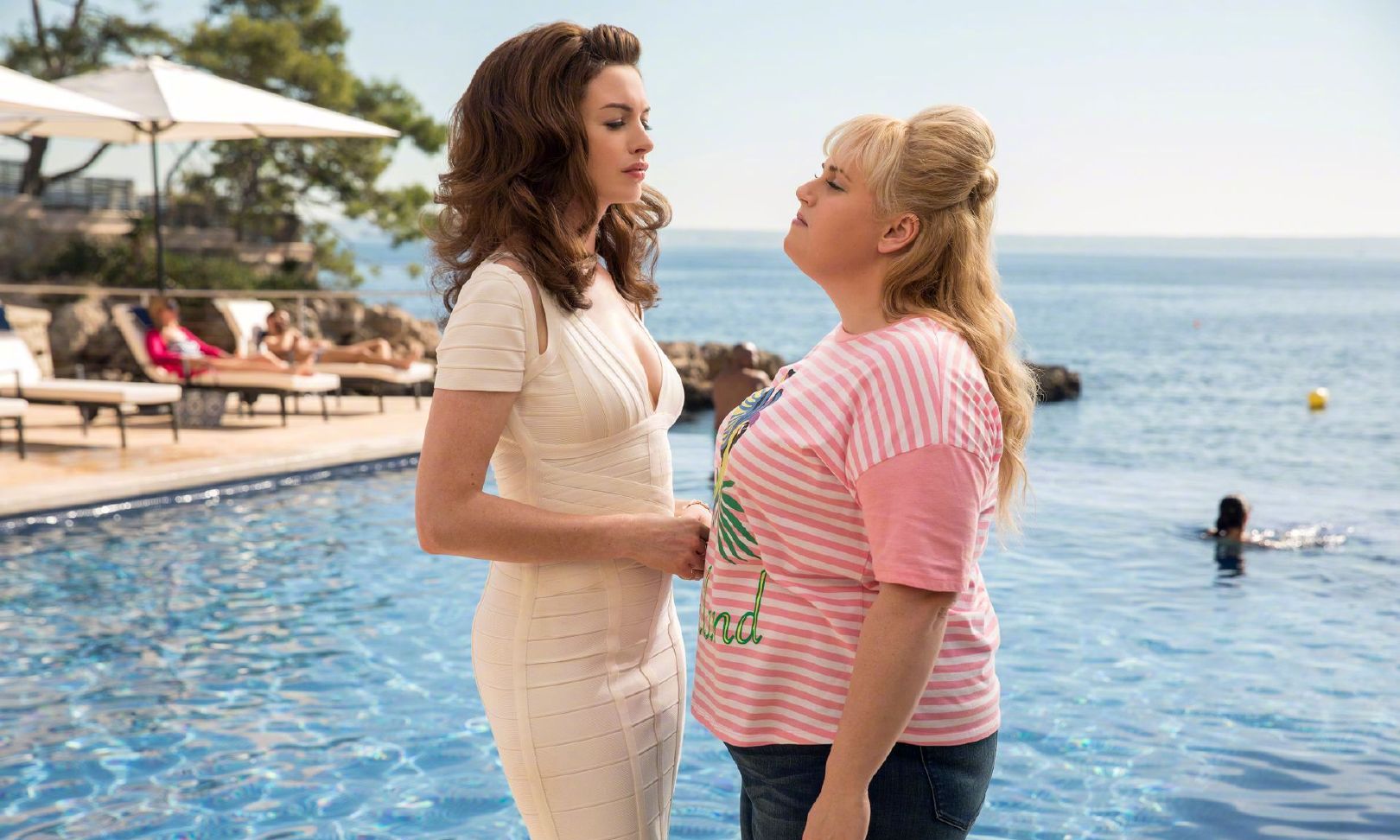 The Hustle Anne Hathaway and Rebel Wilson